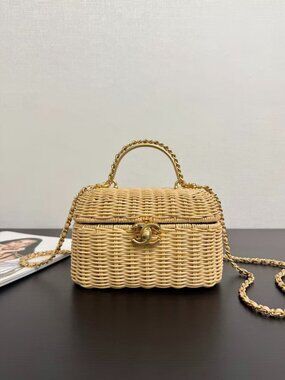 Classic CHANEL Bag: A Stylish and Versatile Choice for Elegance